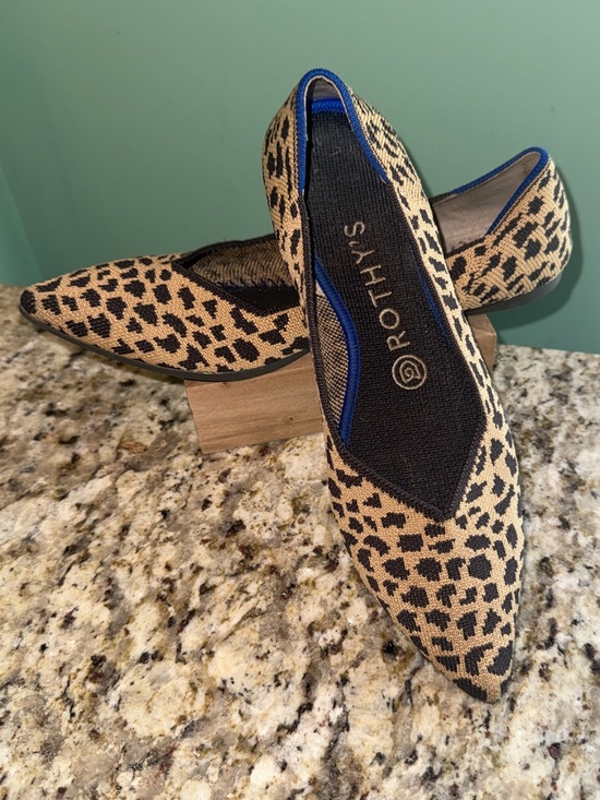 Rothy's Shoes - Rothy’s The Point Flats Leopard Print Women’s Size 8 Almond Black Blue Trim